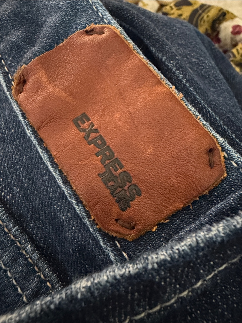 EXPRESS Y2K 2000’s Stella Low Rise Boot Cut Vintage Washed Denim Blue Jeans Sz 8 - Picture 8 of 16